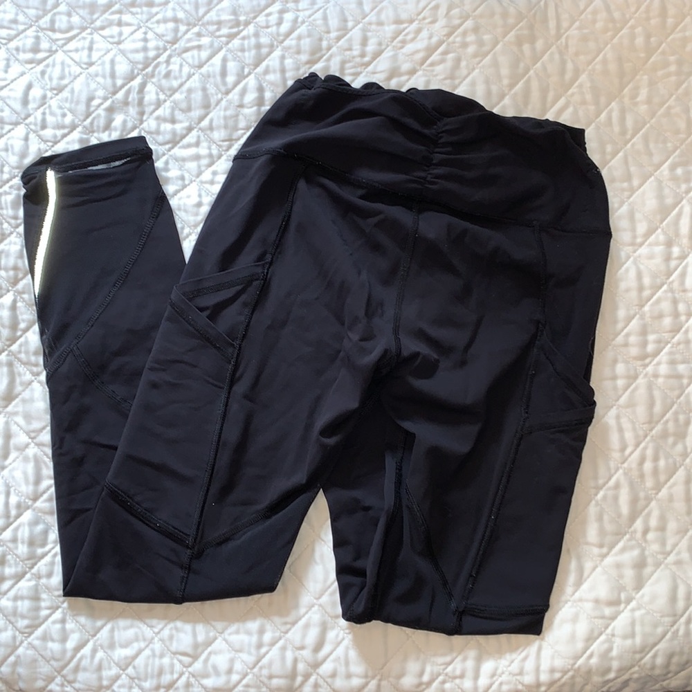 Lululemon 7/8 legging crops, size 4, black scrunch